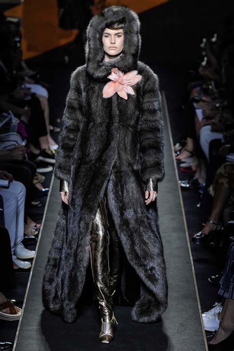 Fendi Fall 2015 Couture Collection .